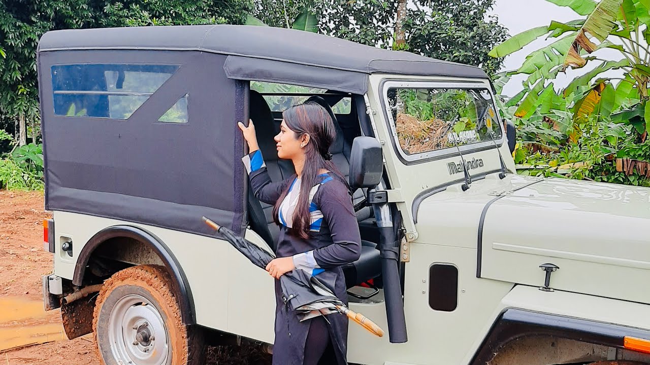 A short off- roading on 1995 model Mahindra Jeep #malayalam #ladyreviewer #wheelswithheels