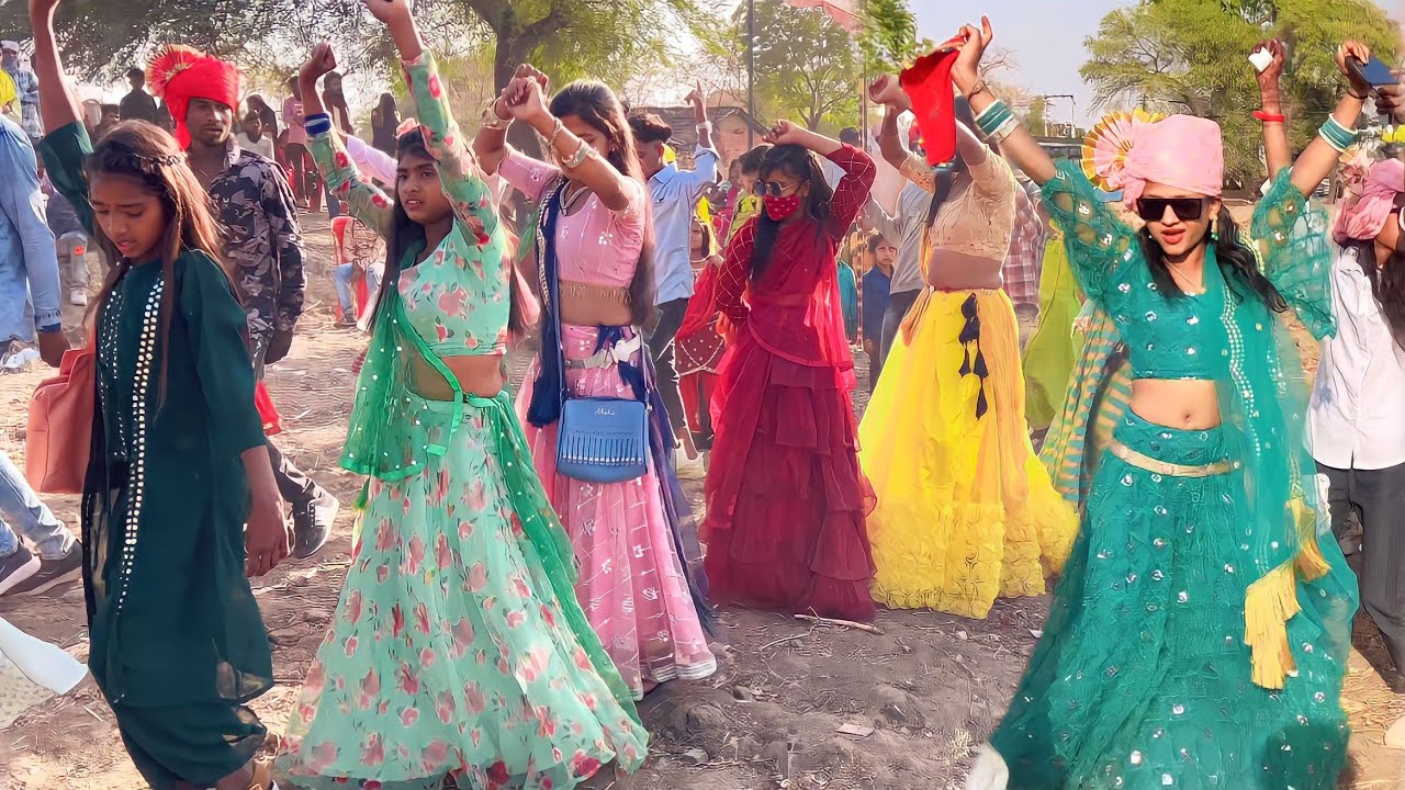 નાના નાના પરણી ગયા હુ રહી ગયો કુવરો Arjun R Meda Girls Timli Dance कुंवारों सेलियो 2023
