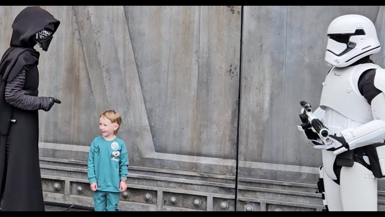 Disneyland Kylo Ren and Storm Troopers looking for Chewbacca #starwars #disney
