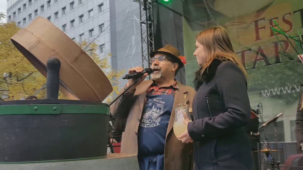 Krst mošta na martinovanju v Mariboru 2017