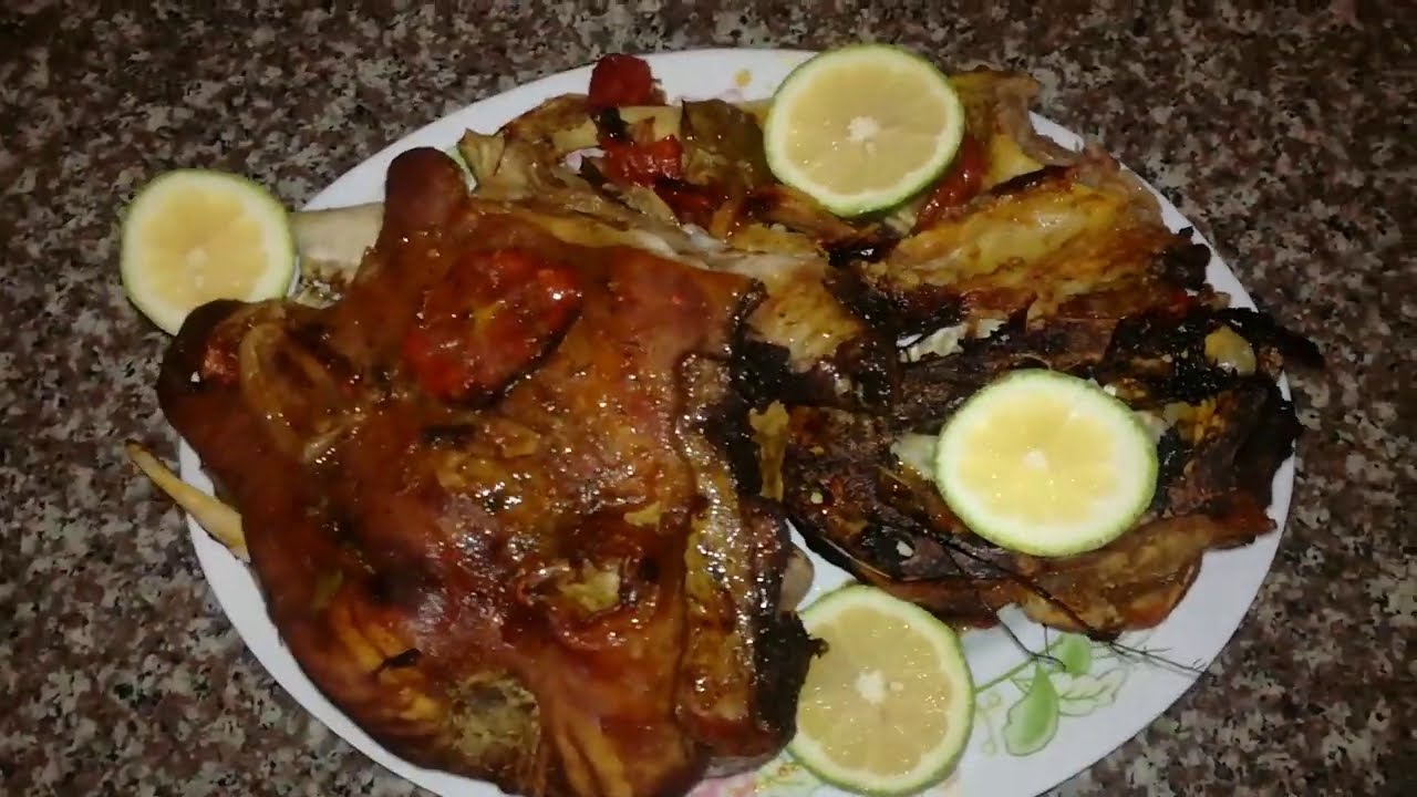 بوزلوف محمر في الفرن اللي جربو الوصفة كامل رجعو يعاودو يشوفوها. طري زبدة. مخ مشوي على الجمر روعة.