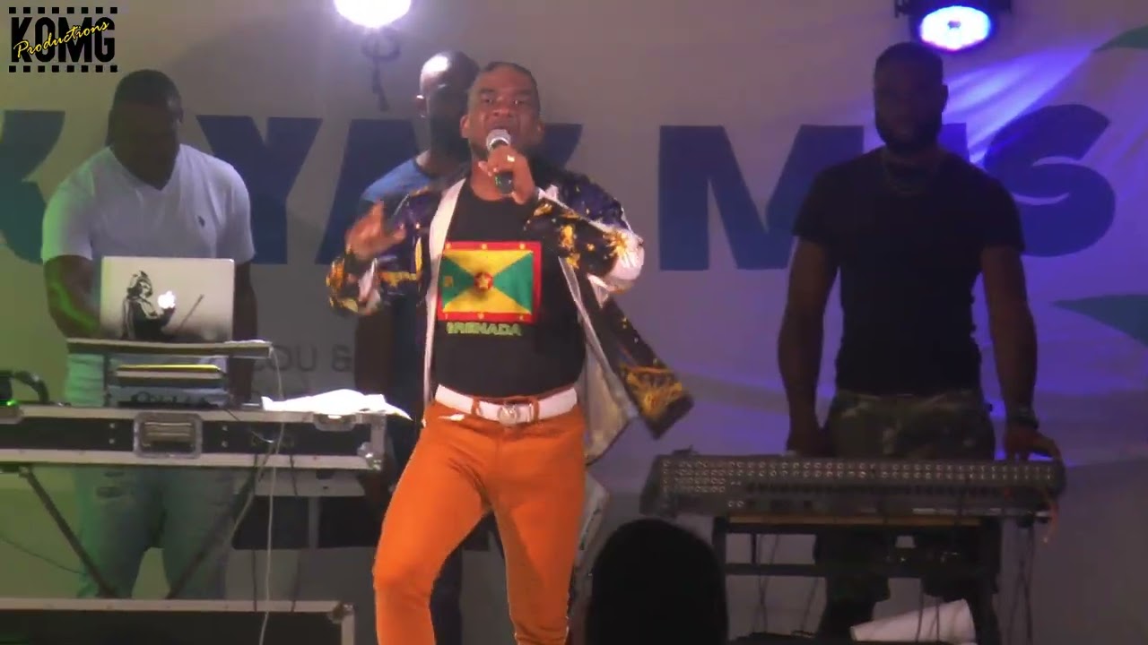 Полувыступления SuperFlint Soca
