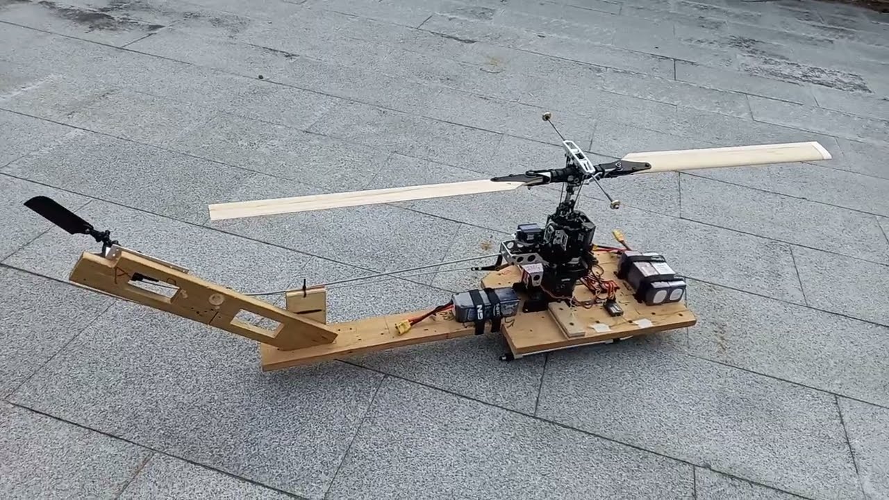 HIROBO-UH-1B (5)  https://www.youtube.com/watch?v=be4nUpmKbak HIROBO-UH-1B (3)