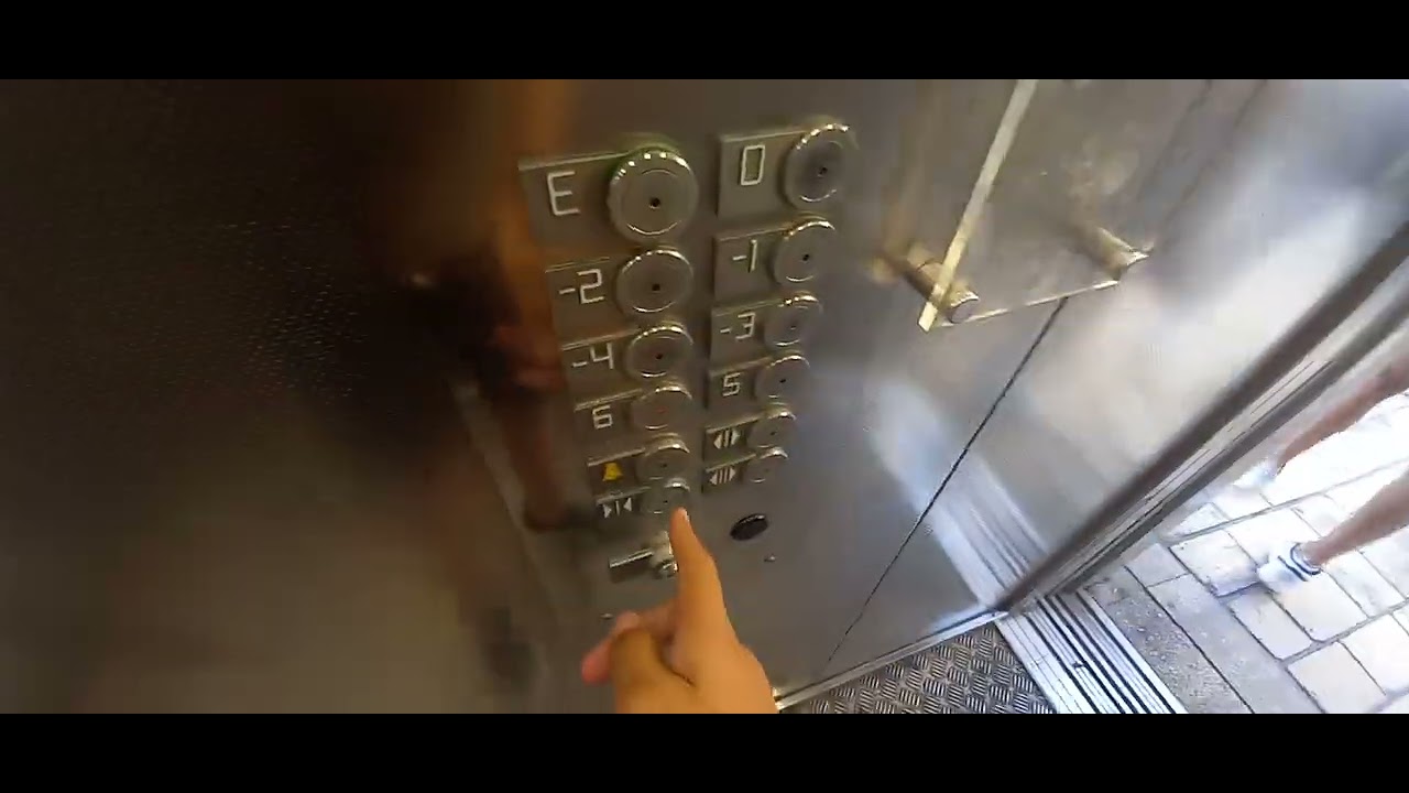 magnifique ASCENSEUR kone de 2012 Marseille