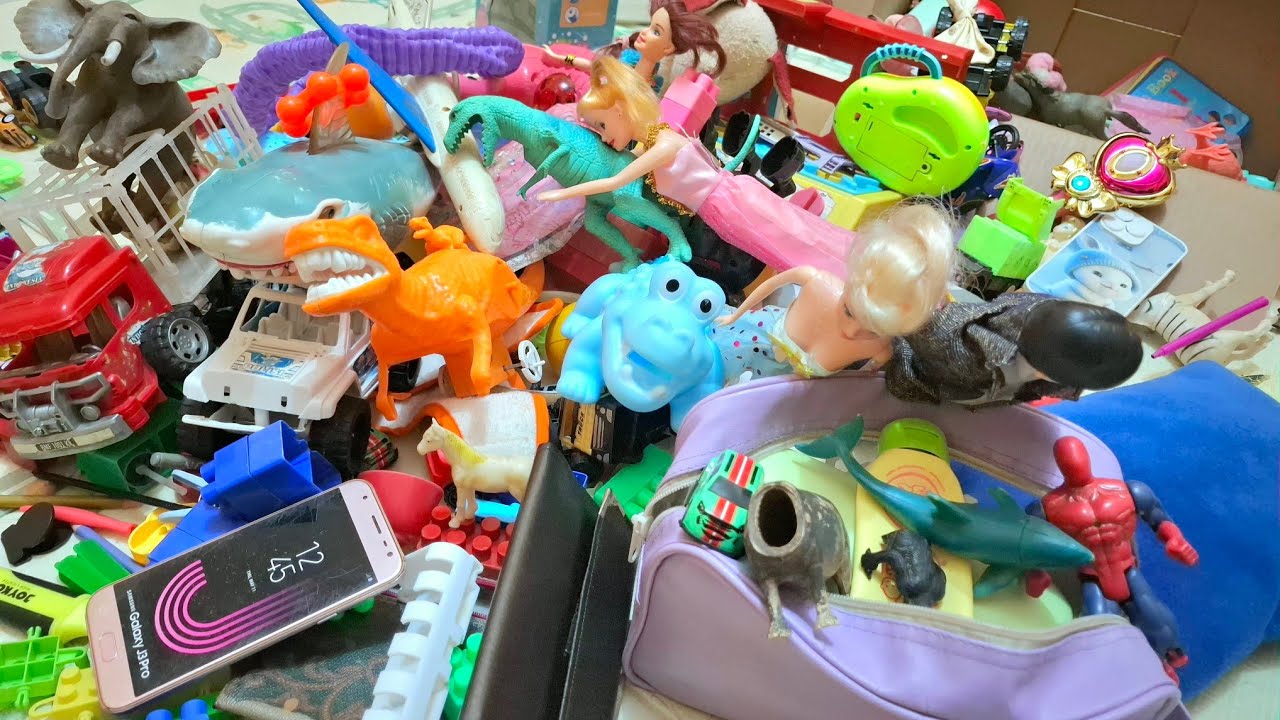cleane up our toys asmr into cardboard box || review