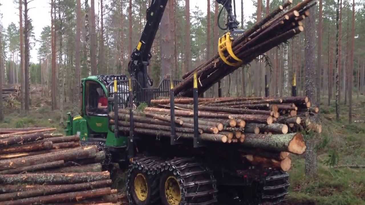 John Deere 1110e unloading. 2013
