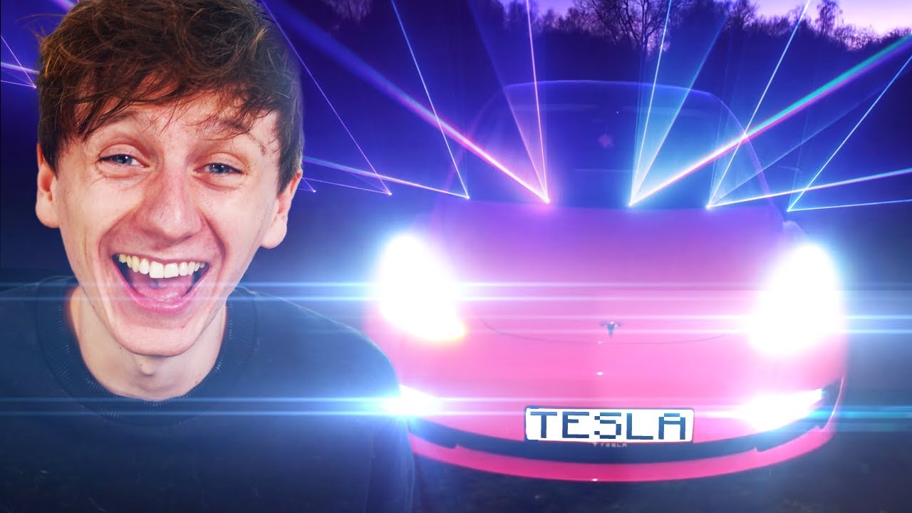 Тестируем НОВОЕ СВЕТОВОЕ ШОУ Tesla Model 3!
