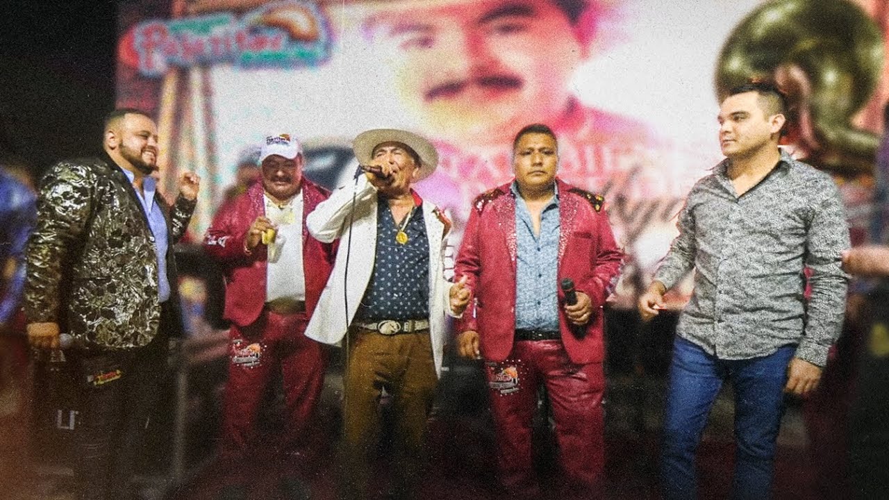 Los Pajaritos De Tacupa - 20 Mujeres De Negro  (En Vivo) - (Video Oficial)