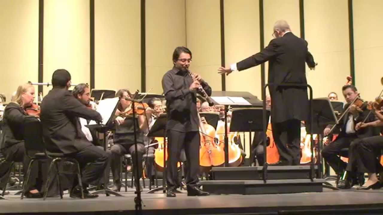 Strauss Oboe Concerto / Bruno Hern&aacute;ndez