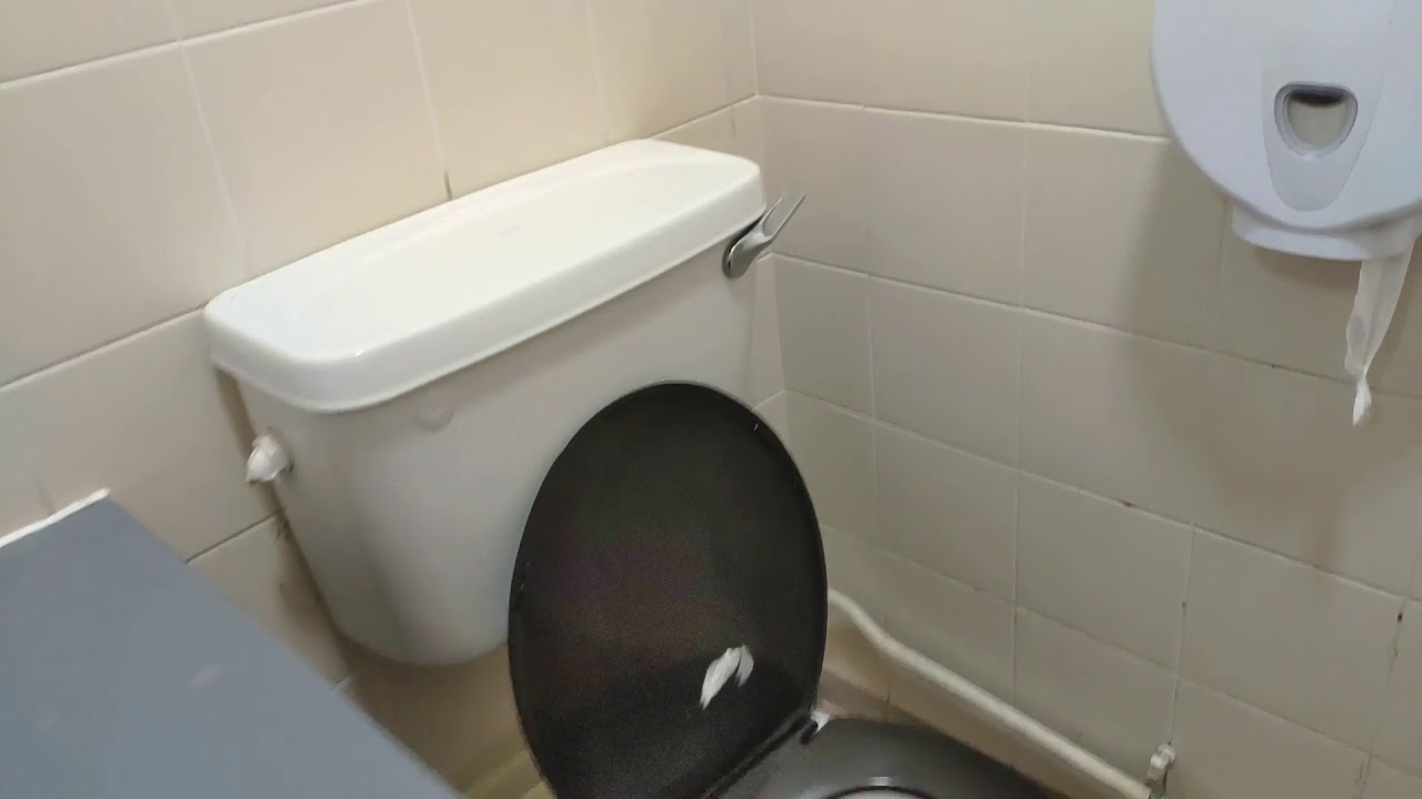 Market Square Public Toilets Battle