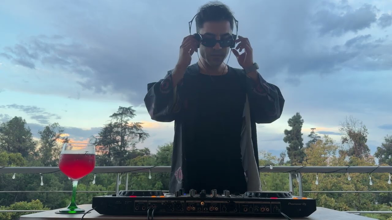 TECHNO EN LA TERRAZA x DJ ASTROBARTI