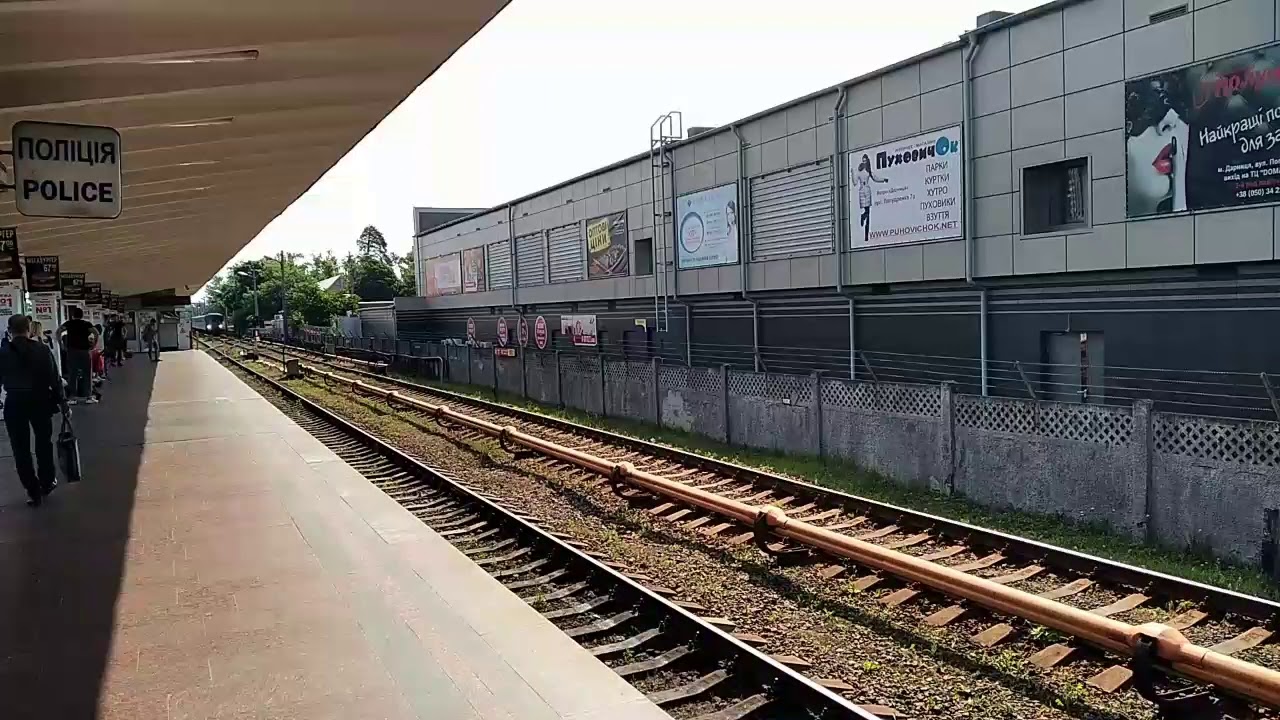 🇺🇦Киев. Состав из вагонов типа Ема-502/Еж следует в депо по станции «Дарница» // 9 июня 2019 года.