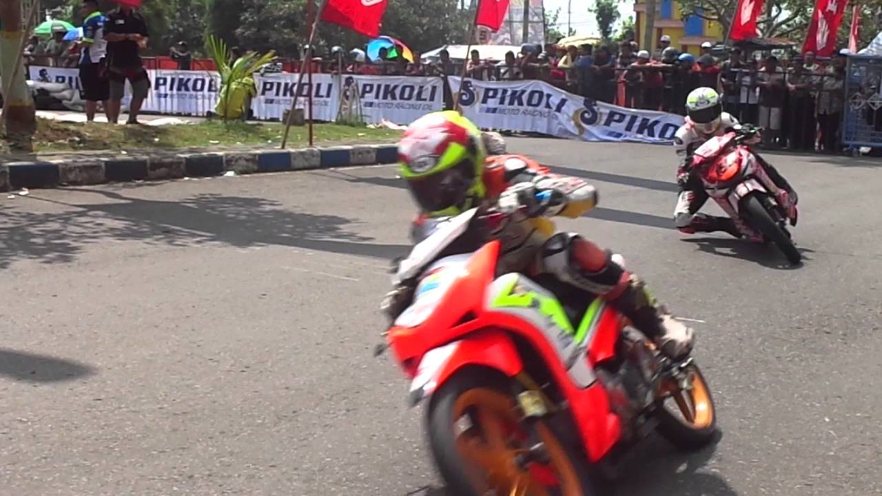 Dari Dekat Liarnya Power Jupiter Z  & Blade Saat Keluar Tikungan