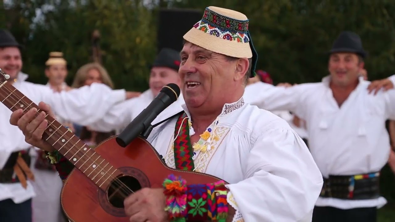 Grupul Iza, Jocul satului la Berbesti  in Maramures