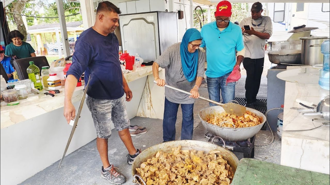 Big Pots of Beef Curries & Stewed Chickens, Dhall, Rice. Iftar meals Shariff Family fromCanal #1 🇬🇾 