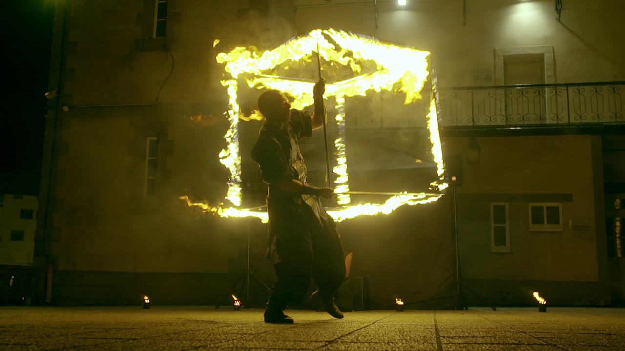 Compagnie C.H.K.1 - Hautement Inflammable (spectacle de feu - jongleur de feu - cracheur de feu )
