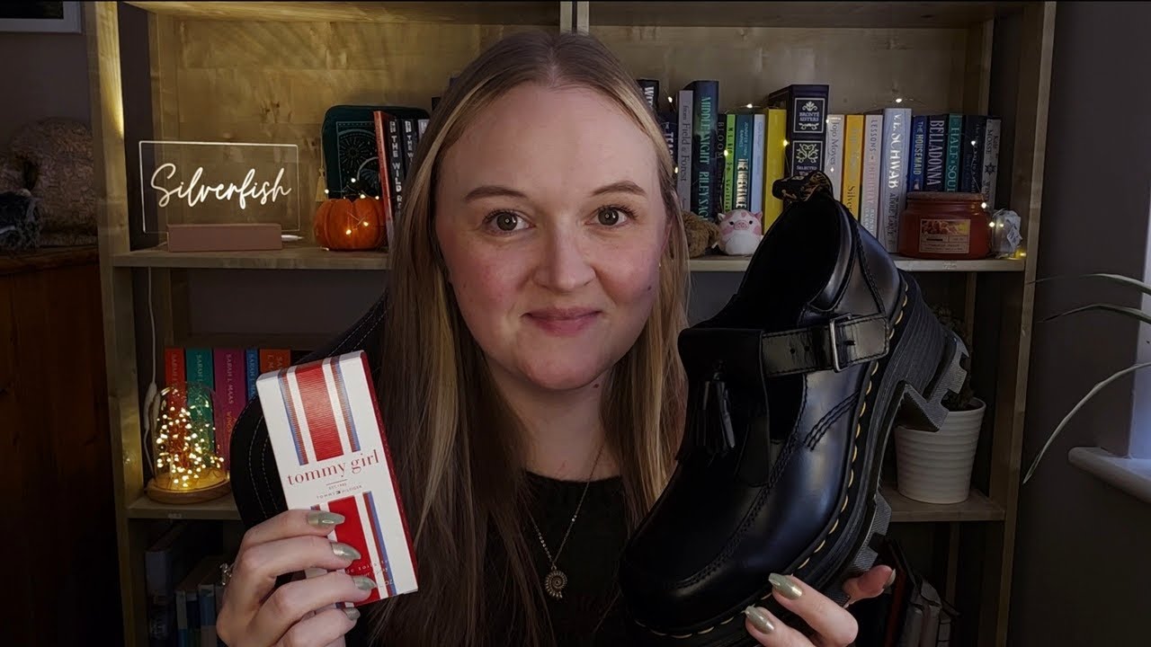 ASMR Birthday Haul 💚 Relaxing triggers and whispering