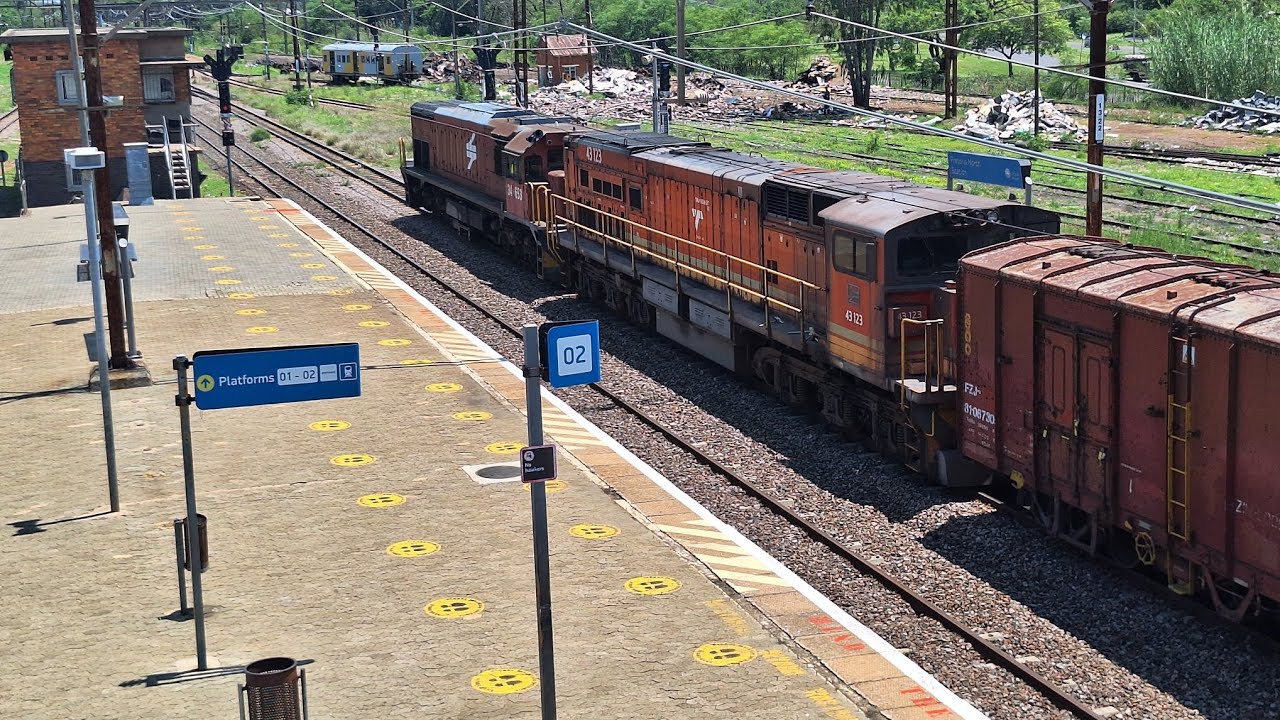 Transnet Sends 43 123(C30ACi)to Traxtion