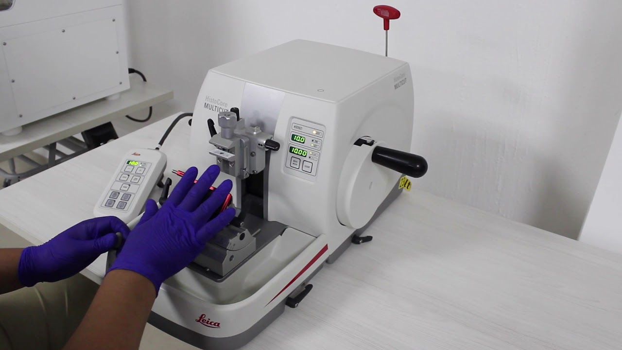 Elementos de seguridad y buenas prácticas en la microtomía HistoCore MULTICUT Leica Biosystems