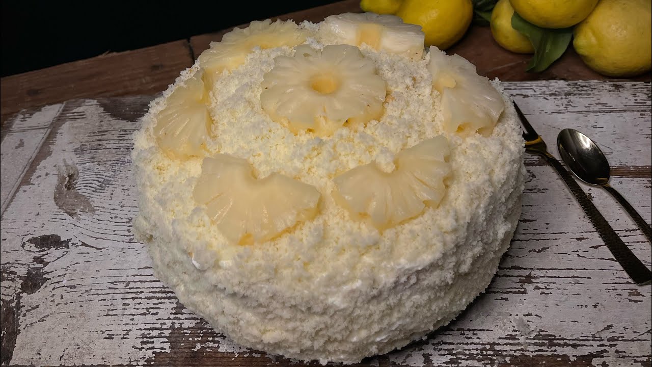 TORTA MIMOSA CON CREMA VELLUTATA E ANANAS 