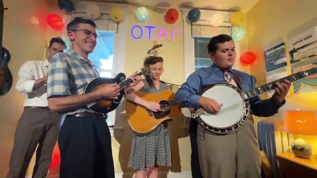 God Put A Rainbow In The Clouds - Alum Ridge Boys & Ashlee