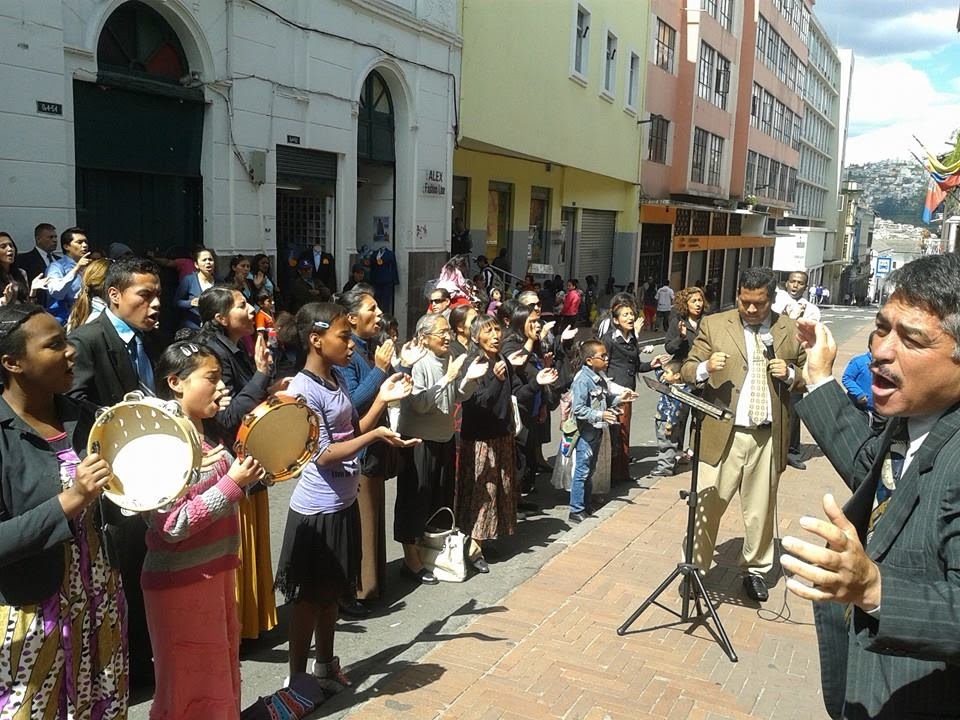 MMM PREDICANDO EN LAS CALLES
