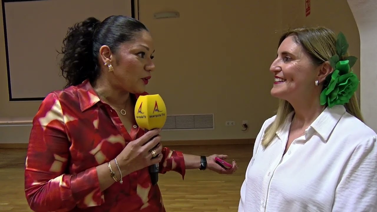 María Aguilar Presidenta de Maragatas Comares. En la presentación del libro "El Pucherero".