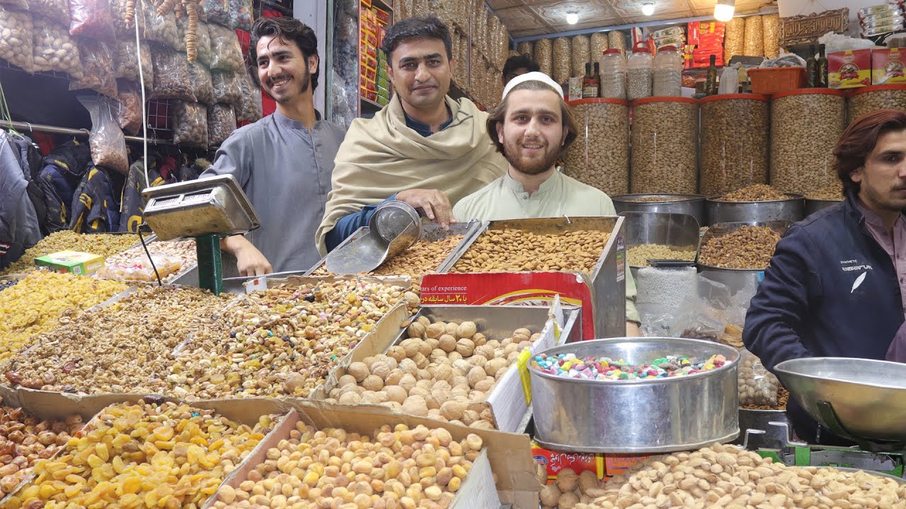 45 Years Old Famous Amir Khan Dry Fruit Shop | Ghanta Ghar Chowk Faisalabad