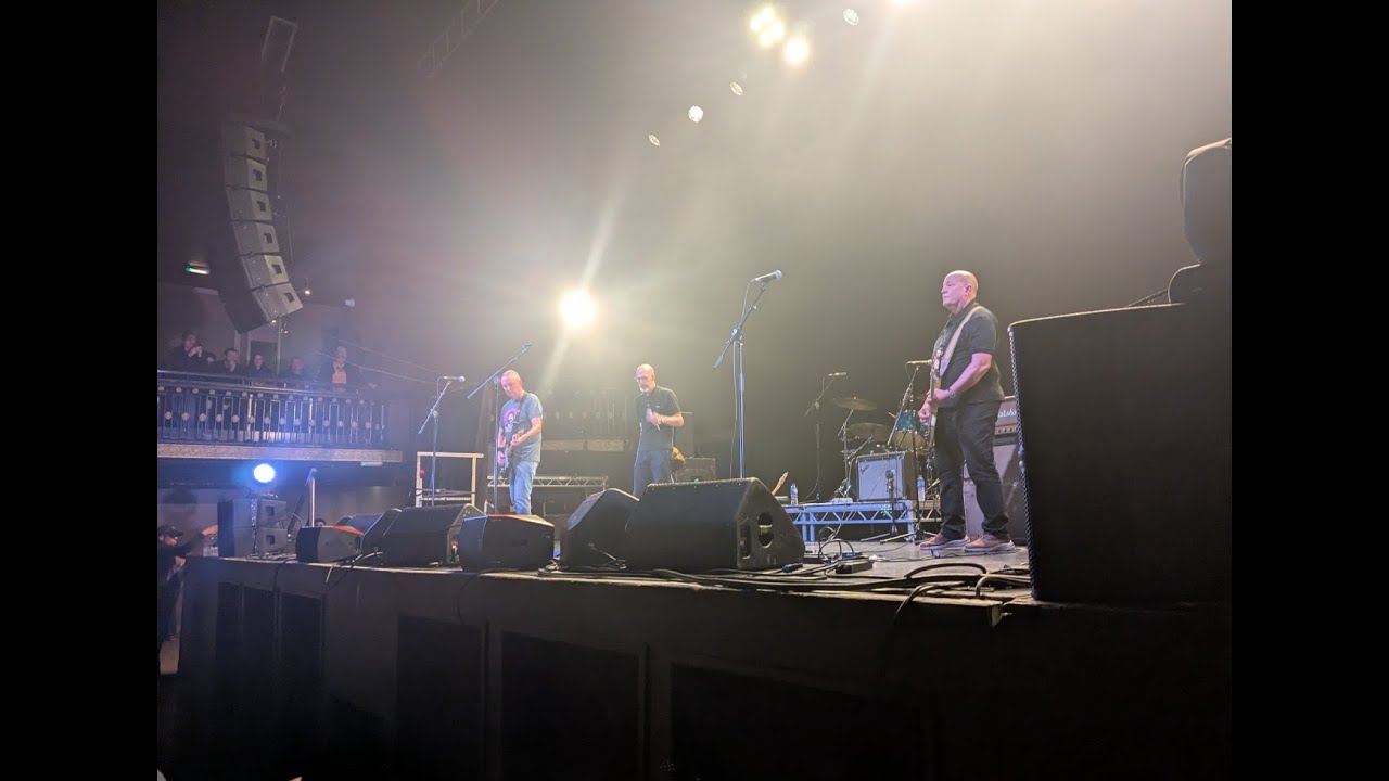 HALF MAN HALF BISCUIT-JOY DIVISION OVEN GLOVES -O2 RITZ MANCHESTER 30/1/26