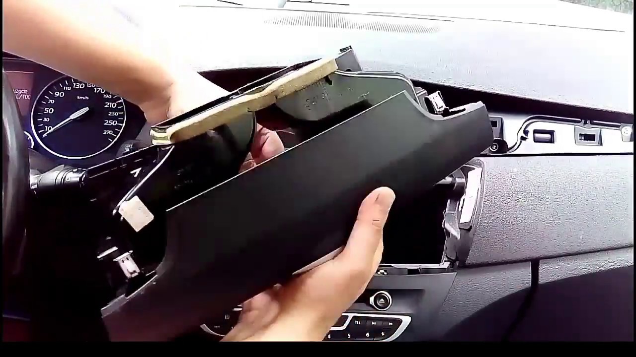 Renault Laguna 3 konsola środkowa