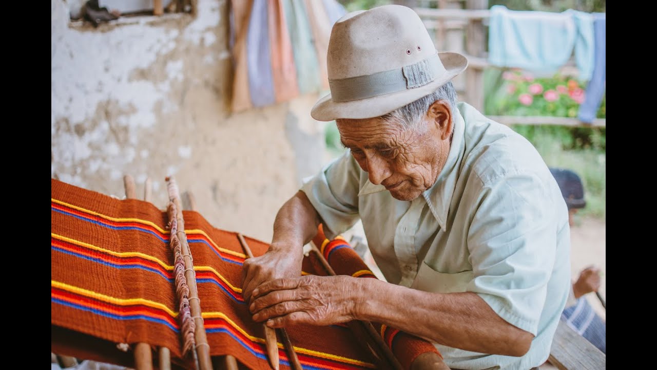 El Ultimo Tejedor En Telar de Cumbe (Cuenca- Ecuador)