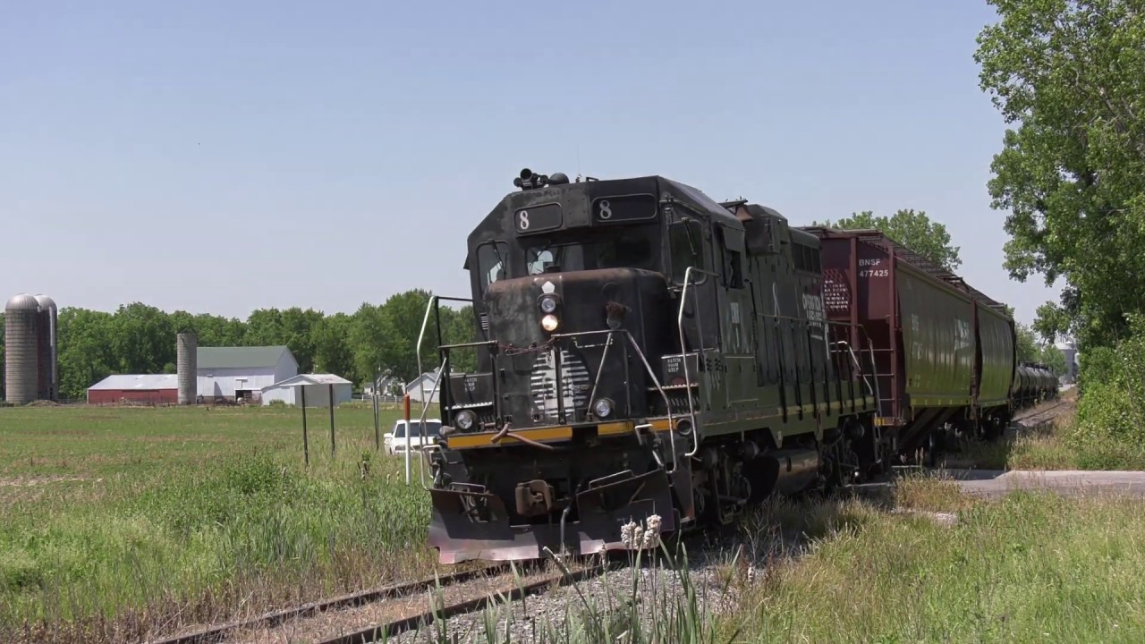 One industry away from abandonment CNUR 8 scrapes trees Wabash Central Railroad Operation Lifesaver