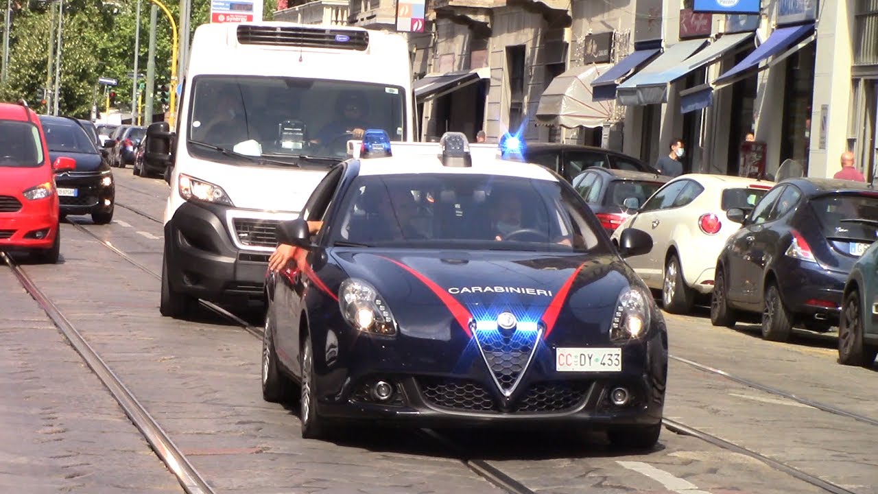 CARABINIERI IN SIRENA SCORTANO FURGONE TRASPORTO VACCINI (Milano)