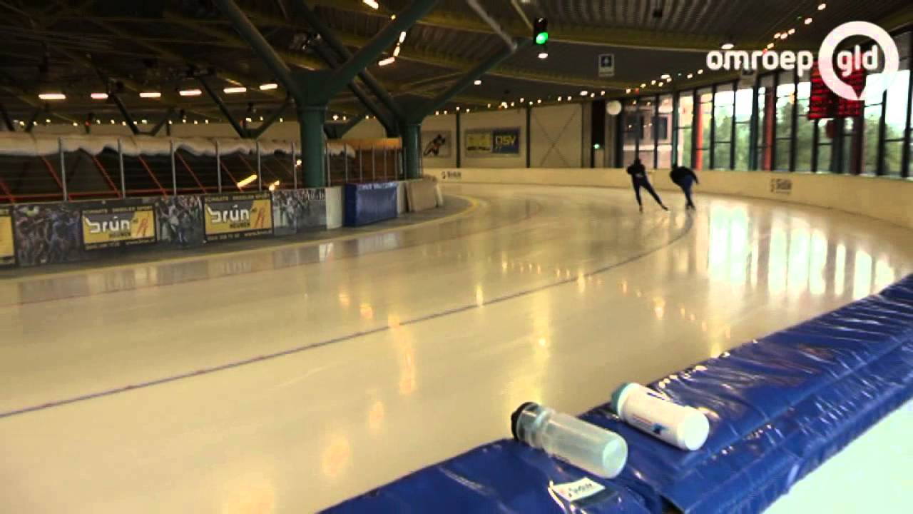 Hoezo wachten op de winter? In Nijmegen schaatsen ze nu al!