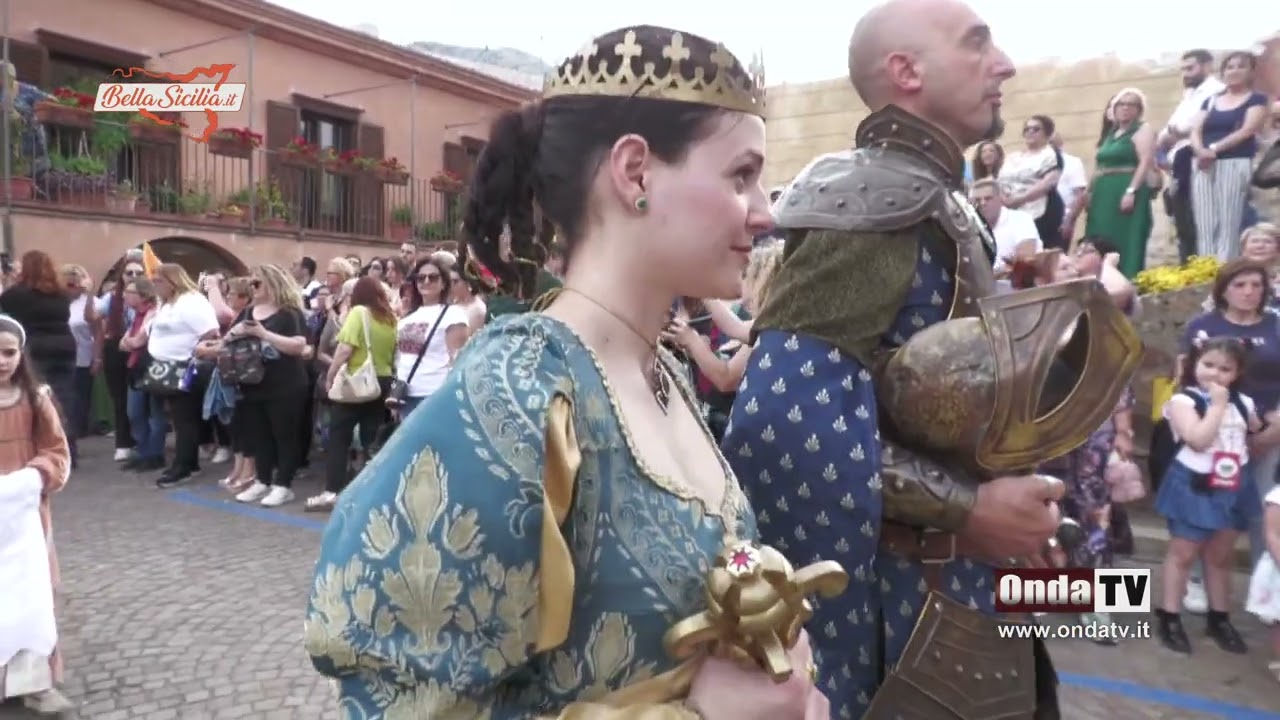 I tappeti floreali in tutto il loro splendore.  XVI edizione dell’Infiorata di Castelbuono