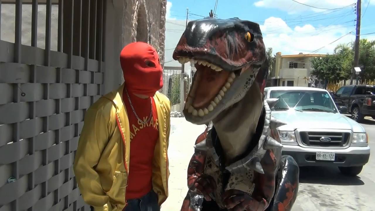 Dinosaurio y Maskarin compran chucherias /Los Manitos de la tele