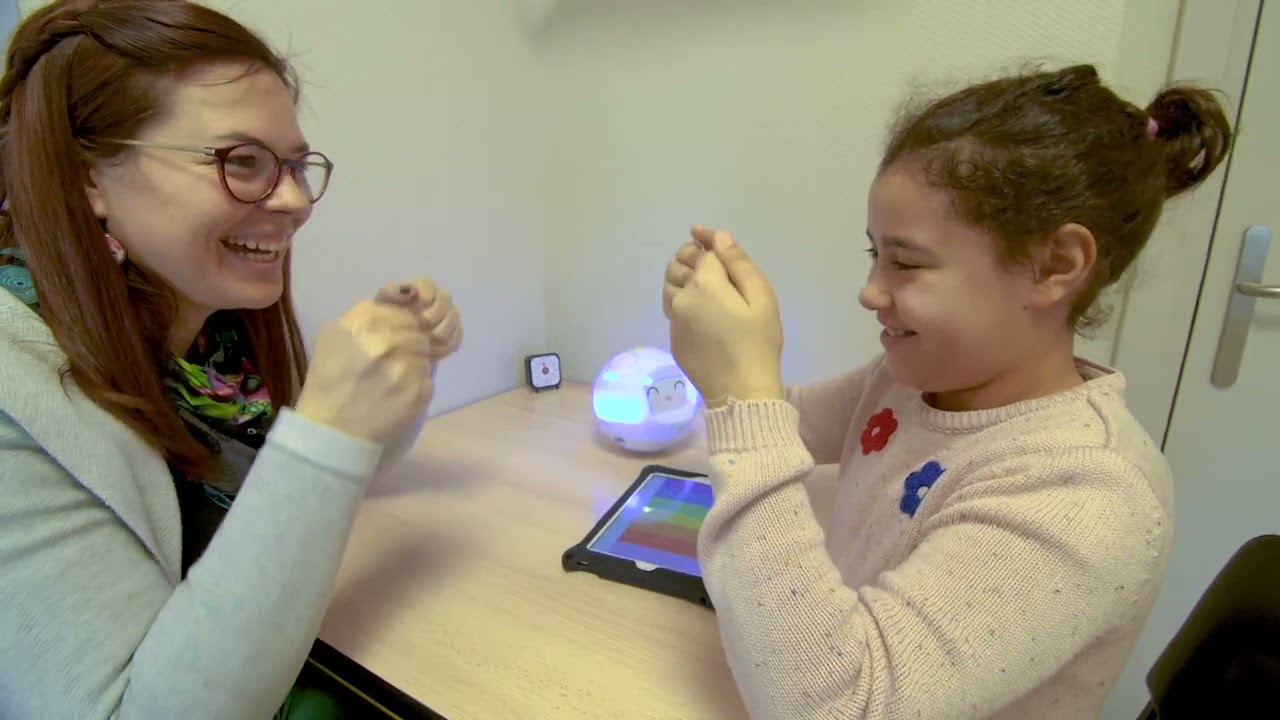 Watch our Robot Leka at the report of Association Adèle de Glaubitz