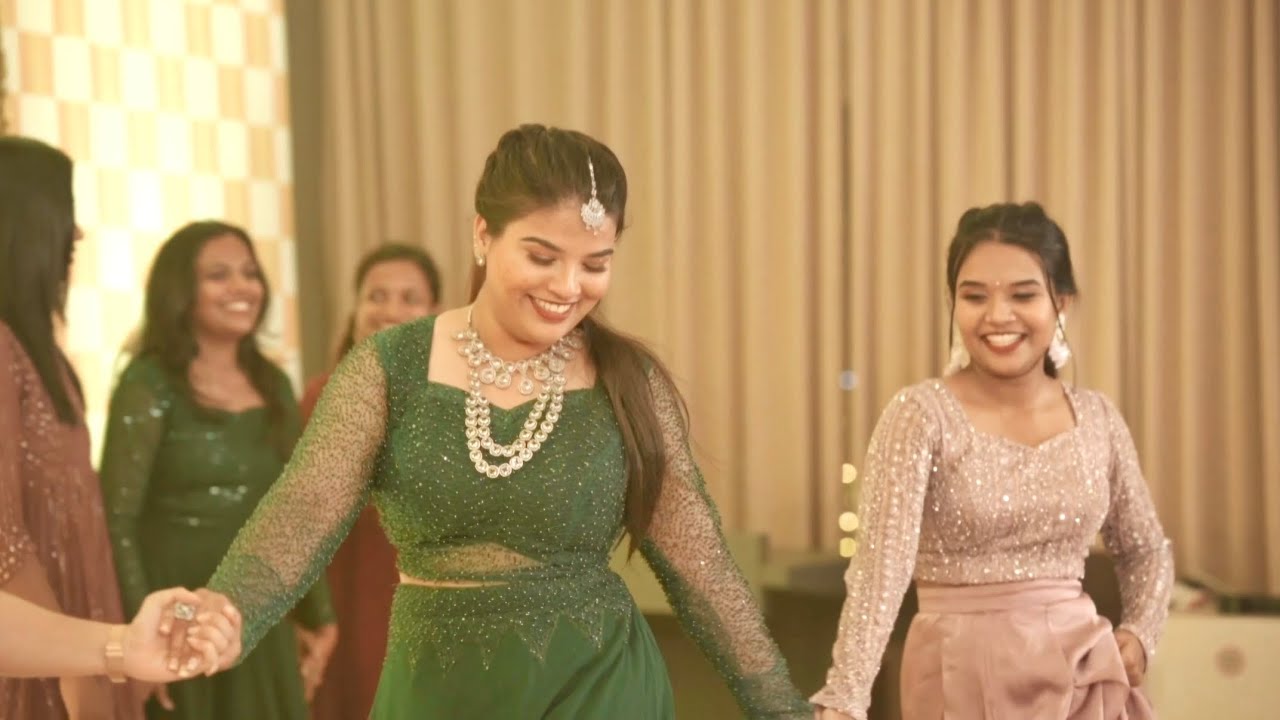 SANGEETH NIGHT DANCE | BRIDE & FRIENDS 😃 #dancevideo #dance #wedding #sangeetnight #sangeetdance
