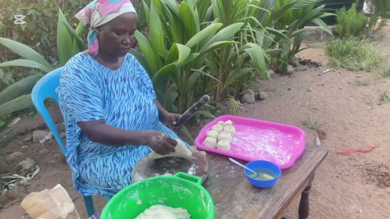 Typical & Authentic African village life of hardworking mums #cooking soft roti with green lentils 