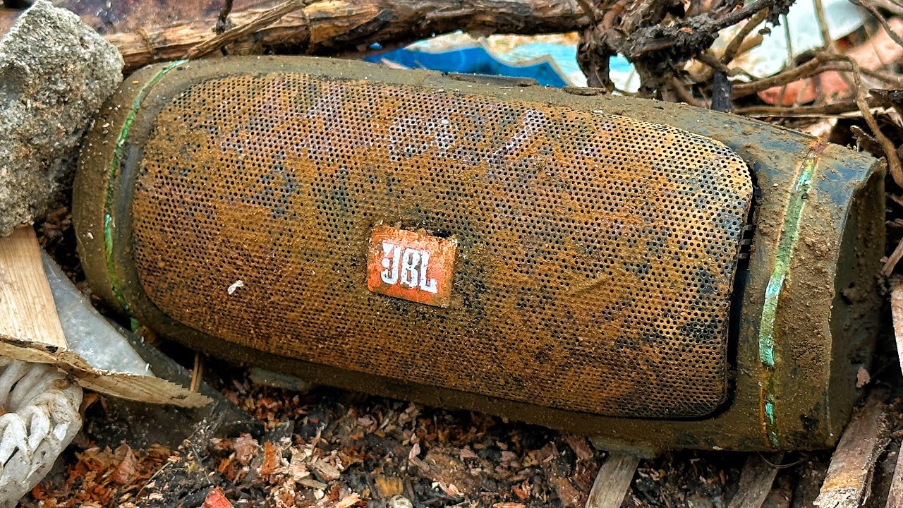 Fully restoration excellent looking JBL bluetooth speaker