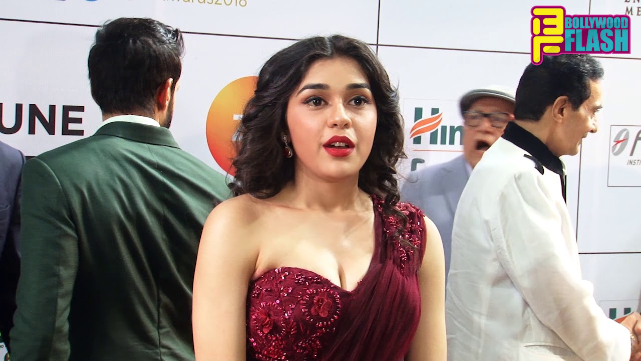 Ishq Shubhan Allah Actress Eisha Singh At 11th Gold Award 2018 - Full Interview