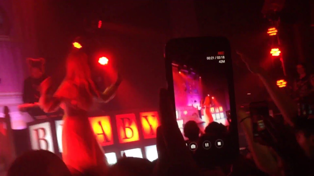 Melanie Martinez - Mad Hatter (live)