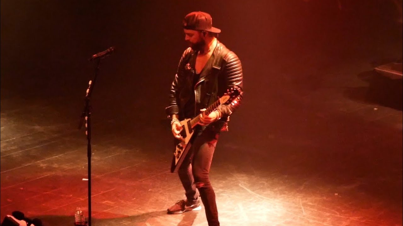 Suffocating Under Words of Sorrow - Bullet For My Valentine Boston House of Blues 1080p 60f