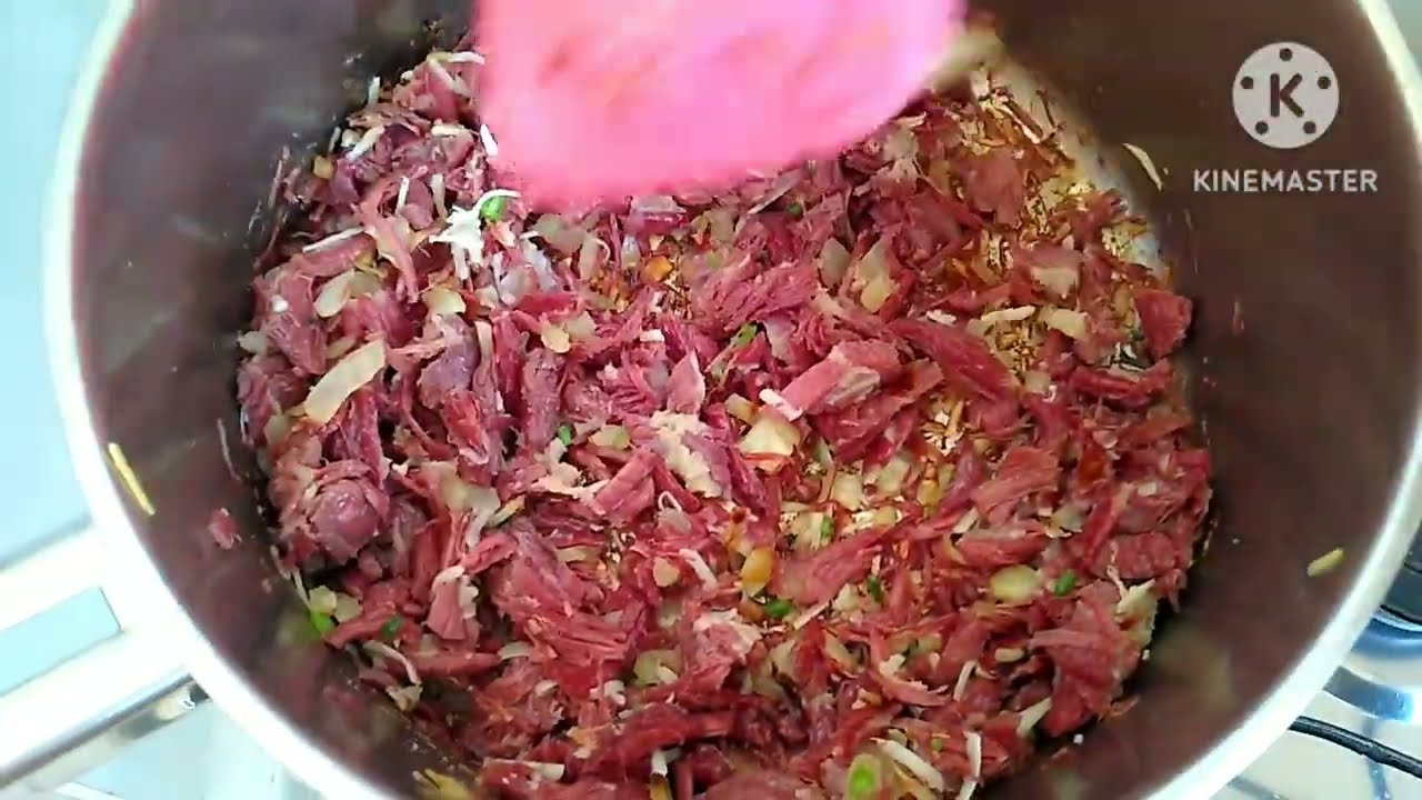 ARROZ COM CARNE SECA DESFIADA