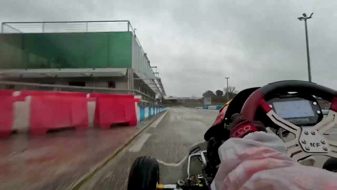 Sobrevivimos a la lluvia INTENSA 🌧️ | Última toma de la primera tanda 17/01/2026 + vuelta al paddock