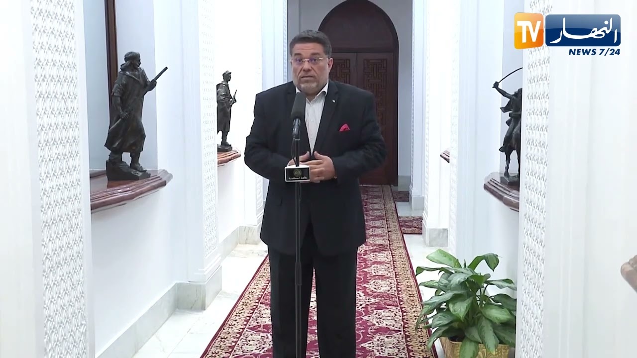 رئيس الجمهورية يستقبل رئيس حزب صوت الشعب لمين عصماني