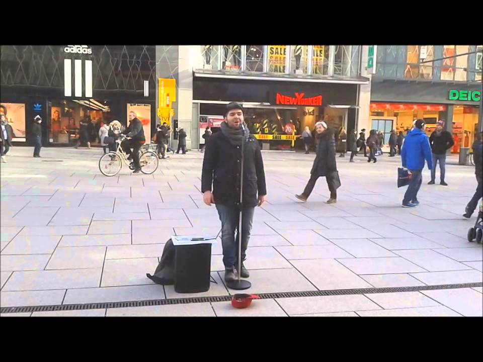 Straßenmuiker Frankfurt am Main Mijo auf der zeil 1