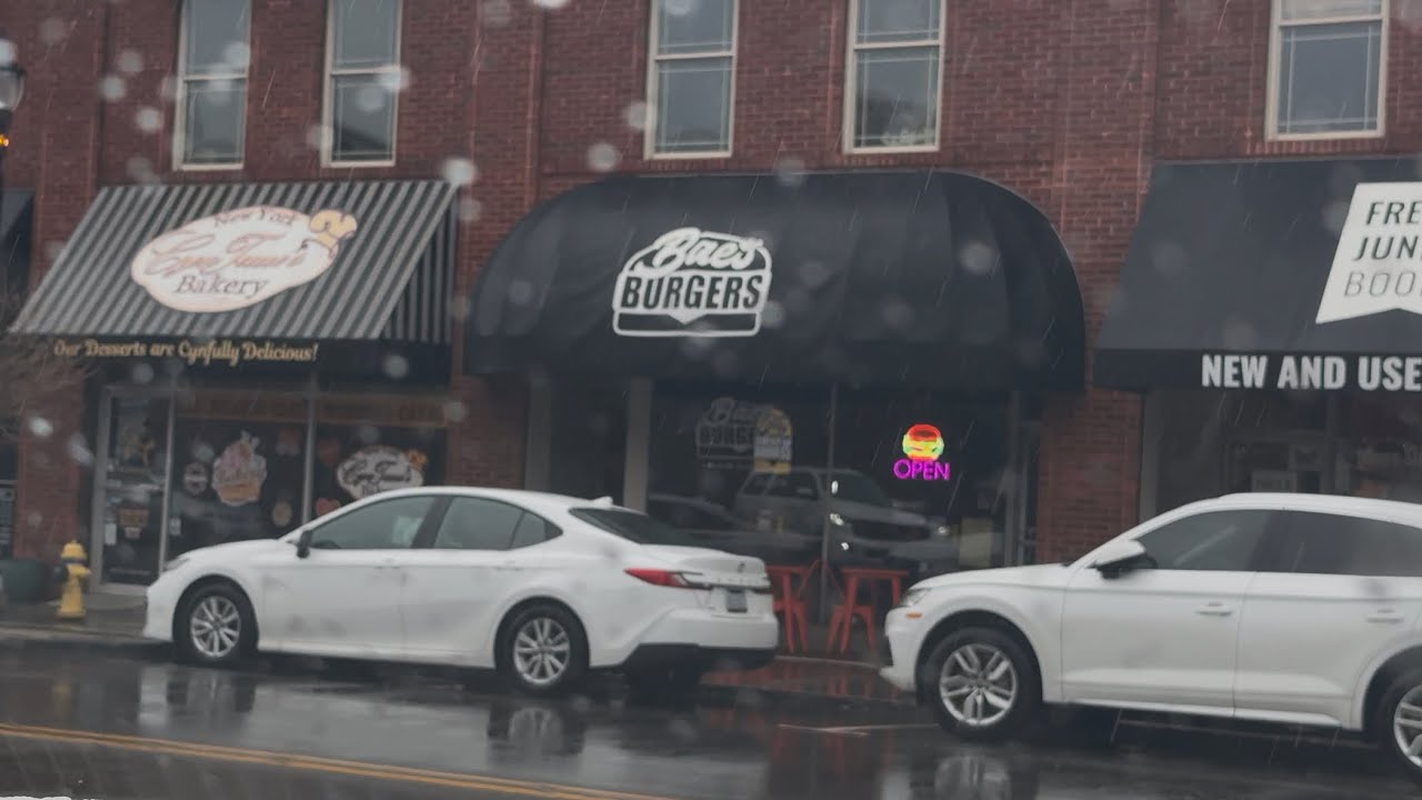 Bae’s Burgers  246 N Main St, Mooresville, NC 28115