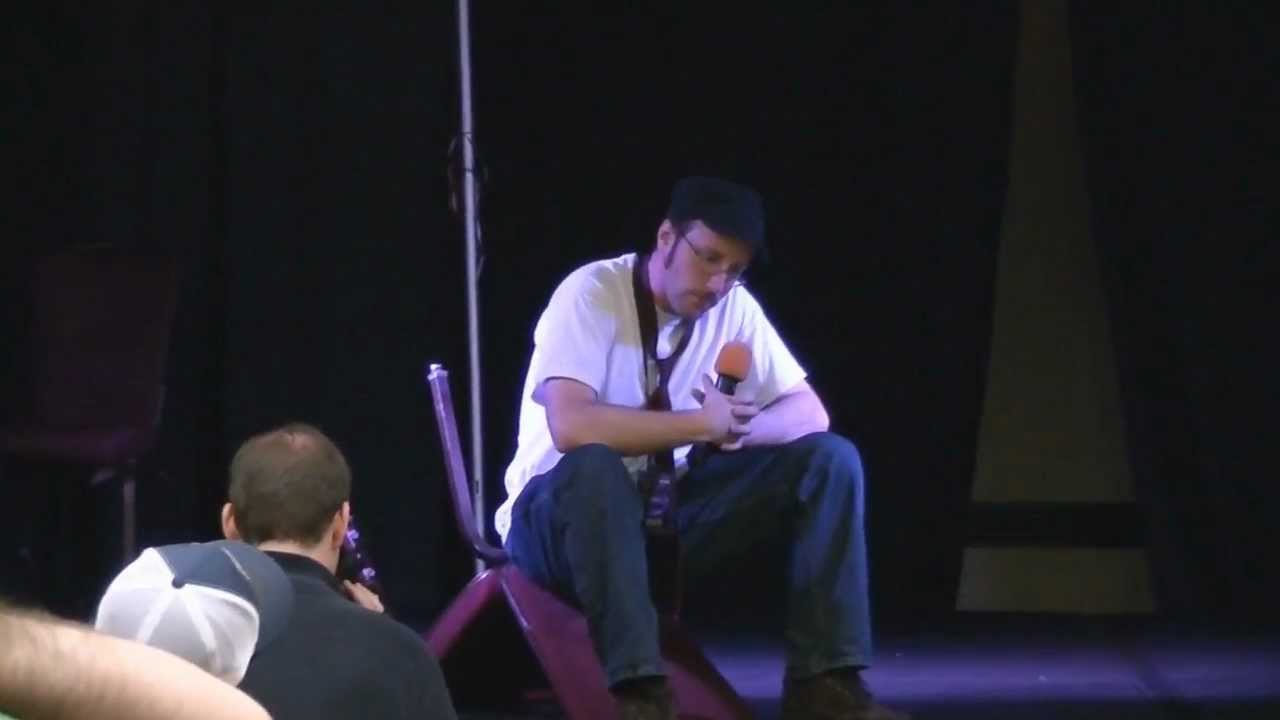 Nostalgia Critic reviews Twilight: Breaking Dawn (pt.2) at ShadoCon 2012