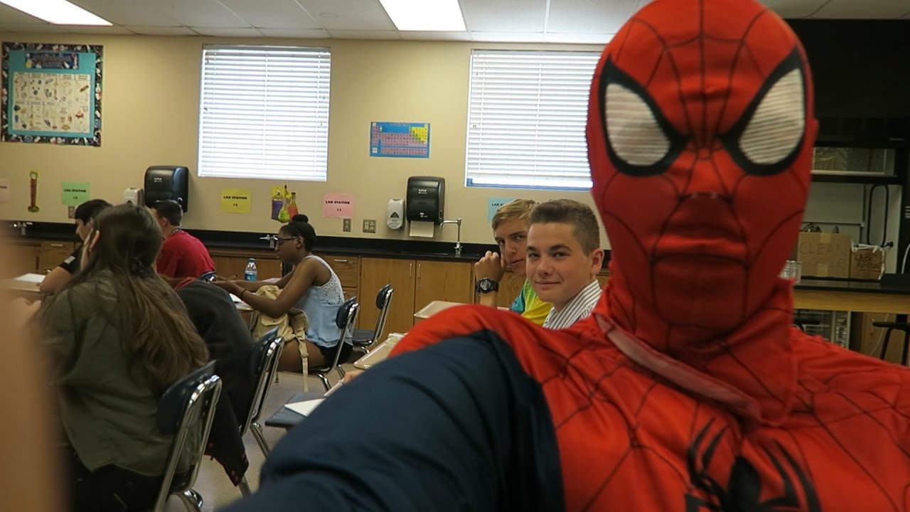SPIDERMAN IN SCHOOL PRANK!